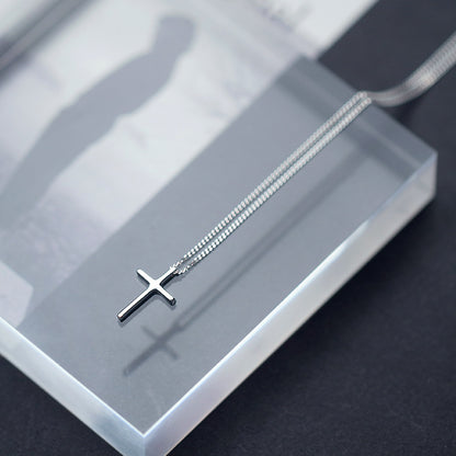 925 sterling silver cross necklace chain detail